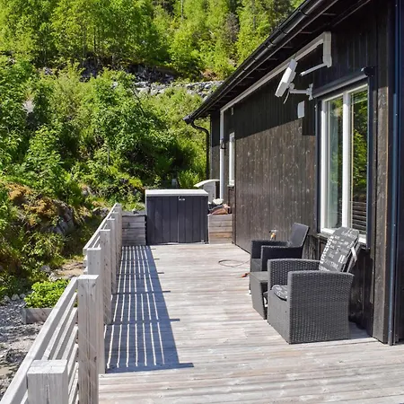 Lekker Bolig I Med Jacuzzi Treungen