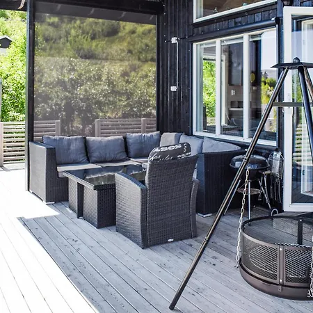 Feriehus Amazing In With Wifi Treungen